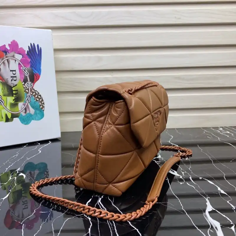 Pra*a bags 19b57b0057