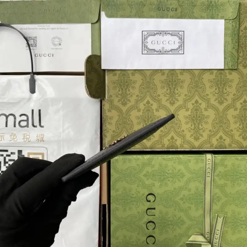 G*u*i s bags 2108ya0094