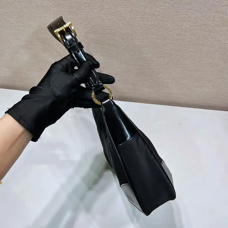 Pra*a bags 2401ya0135