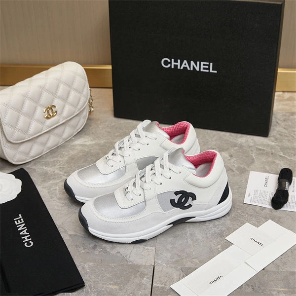 S*pportive chanal sneakers 2208