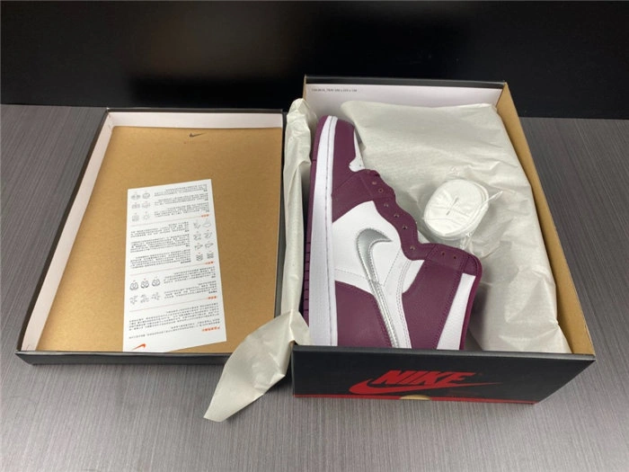 Jordan1 Retro OG Bordeaux 555088- WrinkleFree 3717