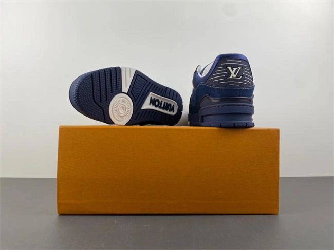 l0*is V*t0n lv trainer fashionforward 1657