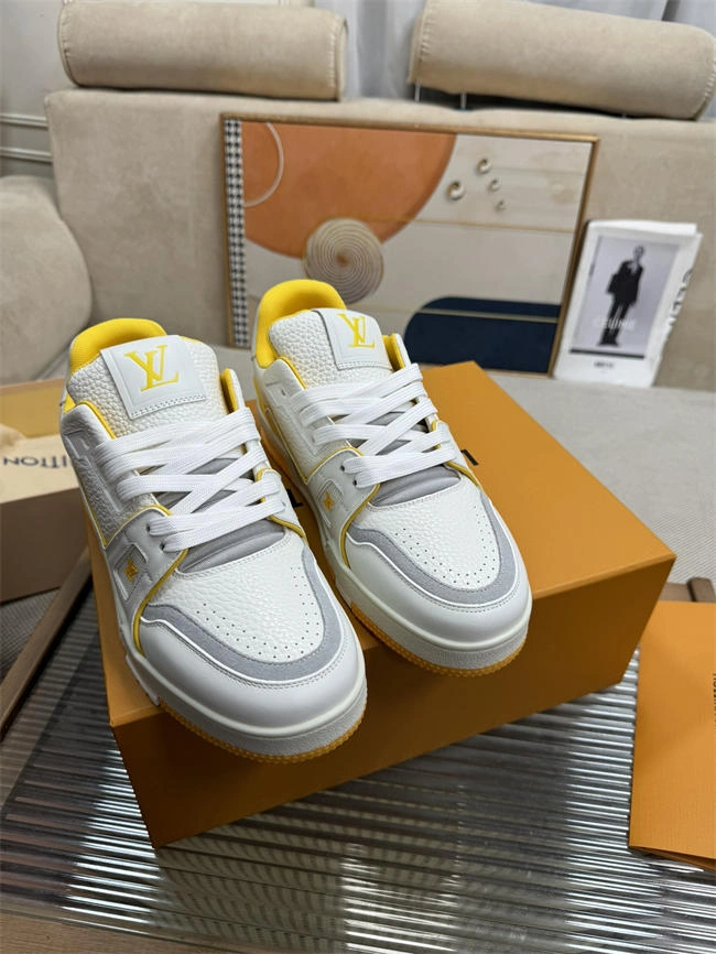 Lv Trainer Sneaker Modern 2018