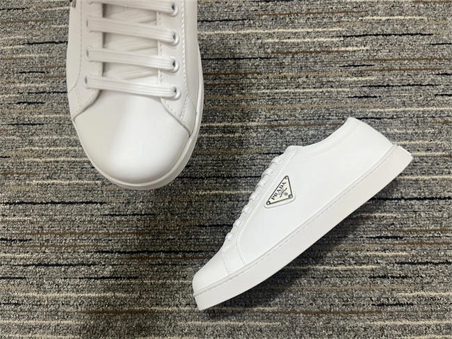 Pra*a leather sneaker fashionable 3312